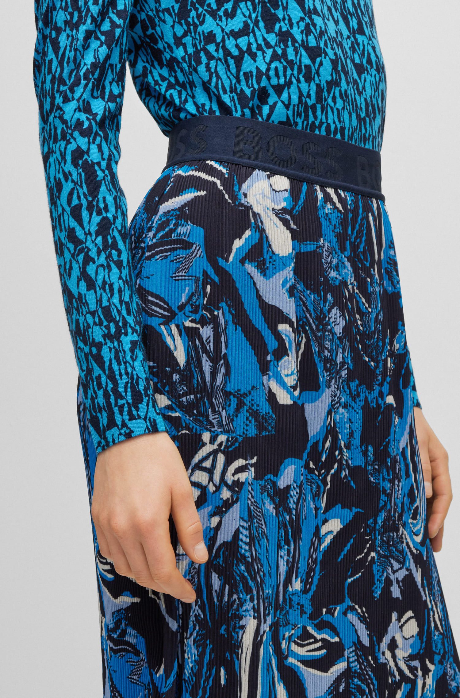 FALDA DE TIRO MEDIO ESTAMPADO MUJER