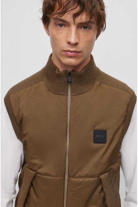 CHALECO REGULAR FIT CON LOGO HOMBRE
