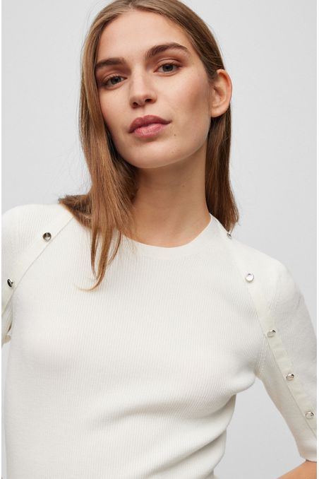 SWEATER DE MANGA CORTA EN TEJIDO CON DETALLES METÁLICOS MUJER