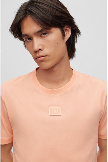 POLERA REGULAR FIT DE ALGODÓN CON INSIGNIA DE LOGO HOMBRE
