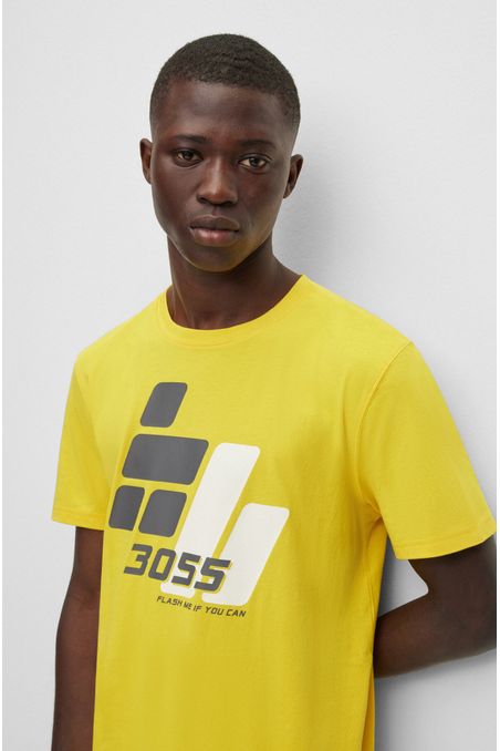 POLERA REGULAR FIT DE ALGODÓN CON ESTAMPADO HOMBRE