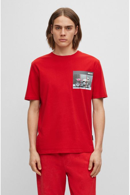 POLERA RELAXED FIT DE ALGODÓN CON ESTAMPADO HOMBRE
