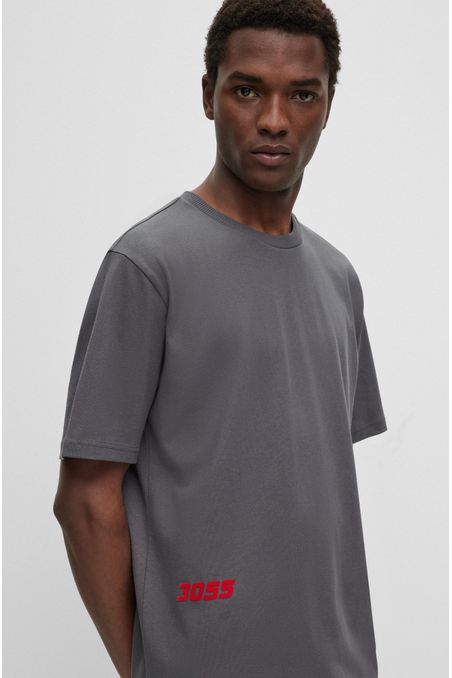 POLERA RELAXED FIT DE ALGODÓN CON ESTAMPADOS HOMBRE