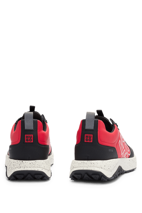 ZAPATILLAS DE DIFERENTES MATERIALES CON LOGO HOMBRE