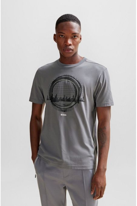 POLERA REGULAR FIT DE ALGODÓN ELÁSTICO CON ILUSTRACIÓN HOMBRE