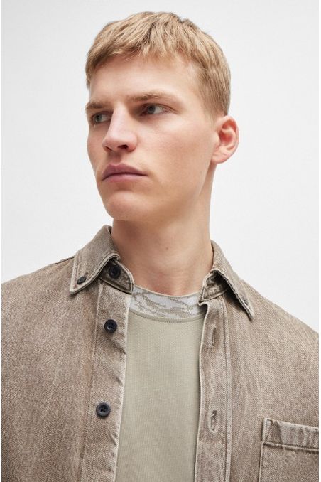POLERA REGULAR FIT EN PUNTO DE ALGODÓN CON CUELLO ESTAMPADO HOMBRE