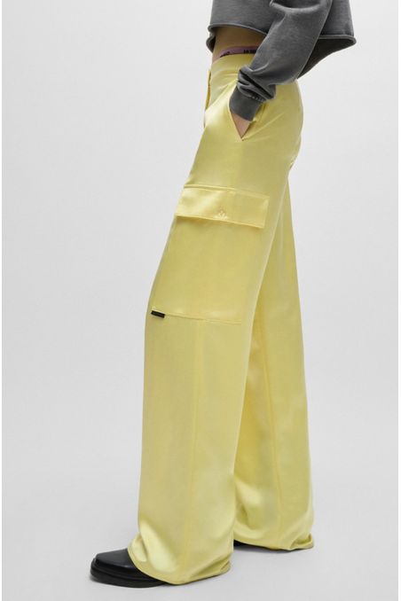PANTALONES CARGO RELAXED FIT DE RASO MUJER