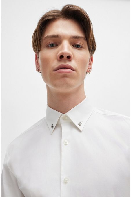 CAMISA SLIM FIT DE ALGODÓN ELÁSTICO Y HERRAJES CON LOGO HOMBRE
