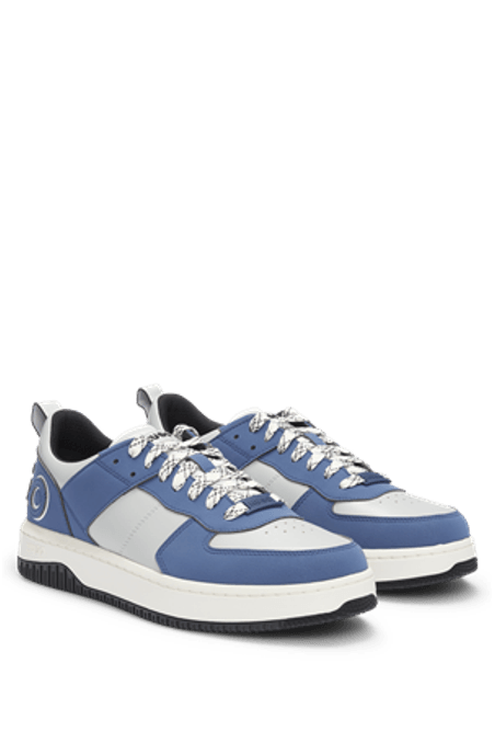 ZAPATILLAS DE MATERIALES COMBINADOS CON DOS JUEGOS DE CORDONES HOMBRE