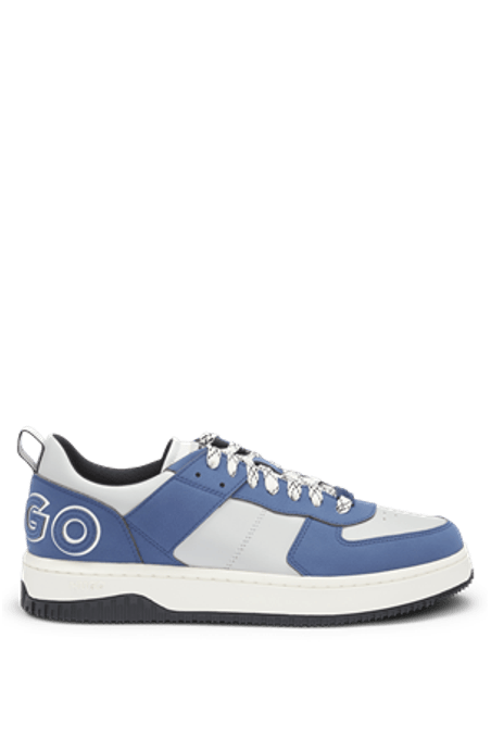 ZAPATILLAS DE MATERIALES COMBINADOS CON DOS JUEGOS DE CORDONES HOMBRE