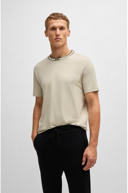 CAMISETA DE PUNTO DE ALGODÓN CON LOGO EN EL CUELLO PLAYERA REGULAR FIT HOMBRE