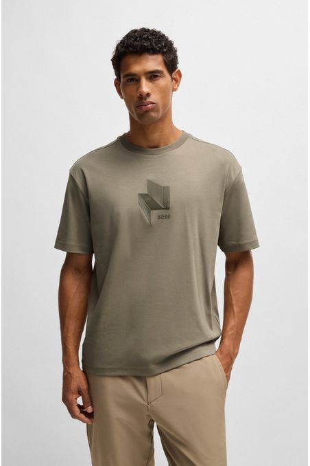 CAMISETA RELAXED FIT DE ALGODÓN INTERLOCK CON ILUSTRACIÓN SATINADA PLAYERA RELAXED FIT HOMBRE