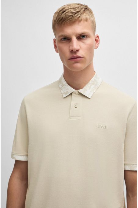 POLO DE PIQUÉ DE ALGODÓN CON RIBETES ESTAMPADOS DE CAMUFLAJE POLO REGULAR FIT HOMBRE