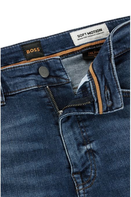 VAQUEROS DELAWARE SLIM FIT EN DENIM SUAVE ROJIZO QUE FACILITA EL MOVIMIENTO JEANS SLIM FIT HOMBRE