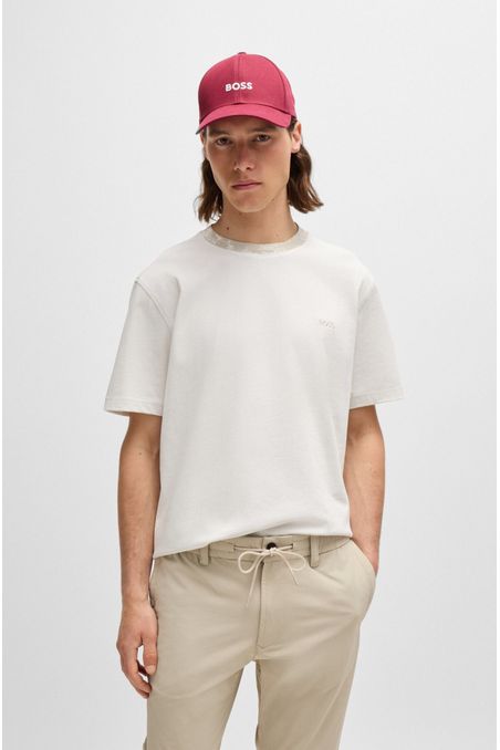 CAMISETA DE PUNTO DE ALGODÓN CON DETALLE DE LOGOTIPO PLAYERA RELAXED FIT HOMBRE