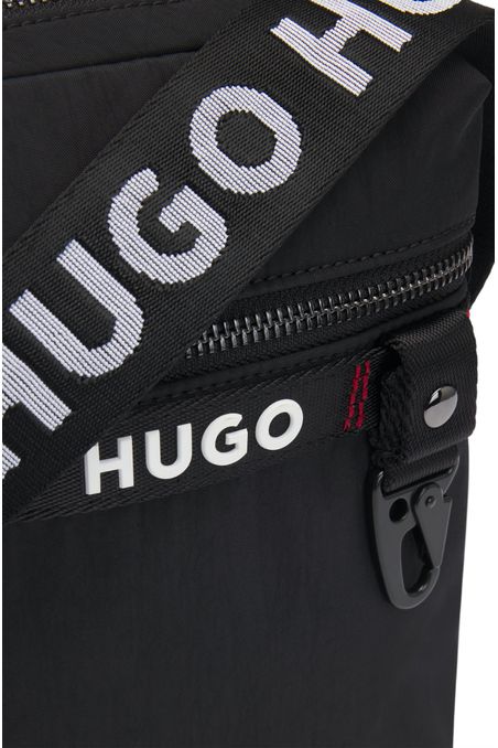 Bolso mensajero con correa ajustable de la marca y cierre de cremallera