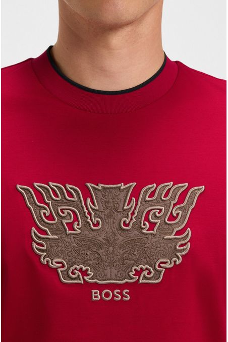 POLERA CON UN TAOTIE BORDADO BOSS X CREATION OF THE GODS REGULAR FIT HOMBRE