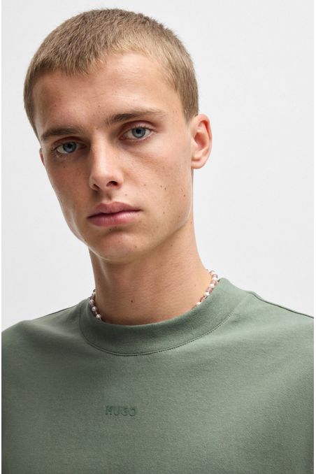 POLERA RELAXED FIT EN ALGODÓN CON LOGO ESTAMPADO PLAYERA RELAXED FIT HOMBRE