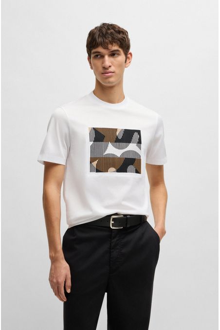 POLERA DE ALGODÓN MERCERIZADO CON ILUSTRACIÓN DE LA MARCA PLAYERA REGULAR FIT HOMBRE