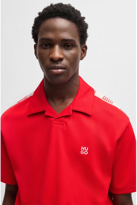 POLERA DE ALGODÓN CON CINTA A CUADROS POLO RELAXED FIT HOMBRE