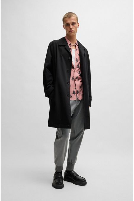 CAMISA RELAXED FIT EN POPELÍN CON ESTAMPADO DE TEMPORADA CAMISA RELAXED FIT HOMBRE