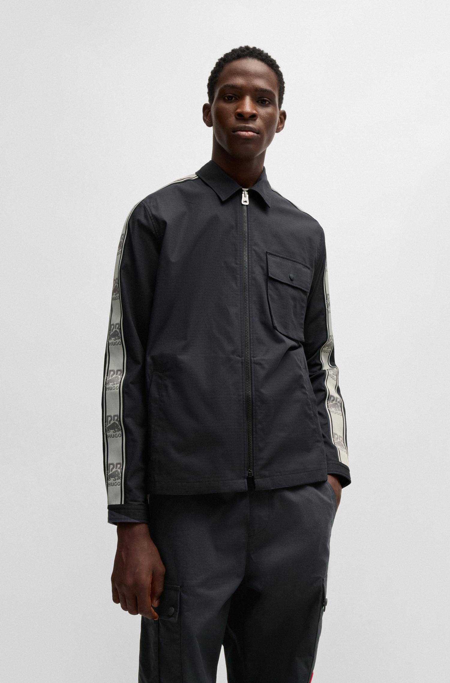 PARKA OVERSIZE FIT HUGO X RB CON DETALLE DE LA MARCA HOMBRE