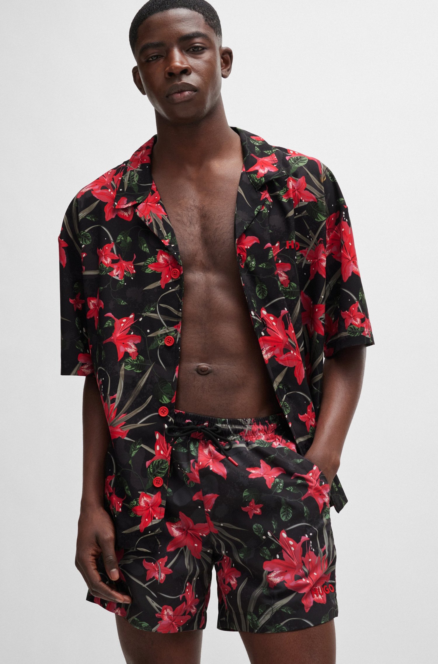 TRAJE DE BAÑO DE SECADO RÁPIDO CON ESTAMPADO HOMBRE