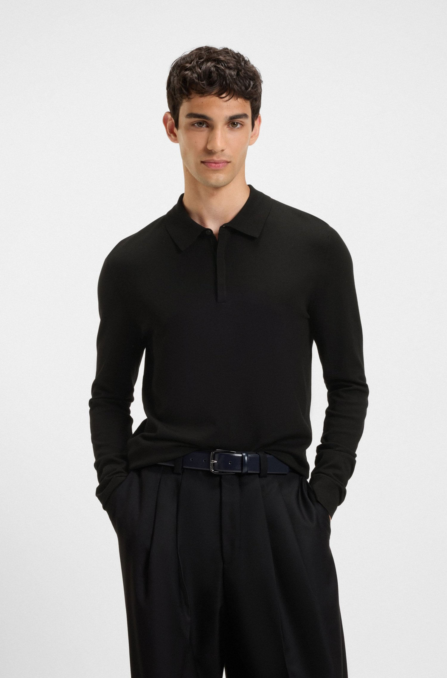 POLERA SLIM FIT DE PUNTO CON LOGO EN LA ESPALDA SUETÉR SLIM FIT HOMBRE