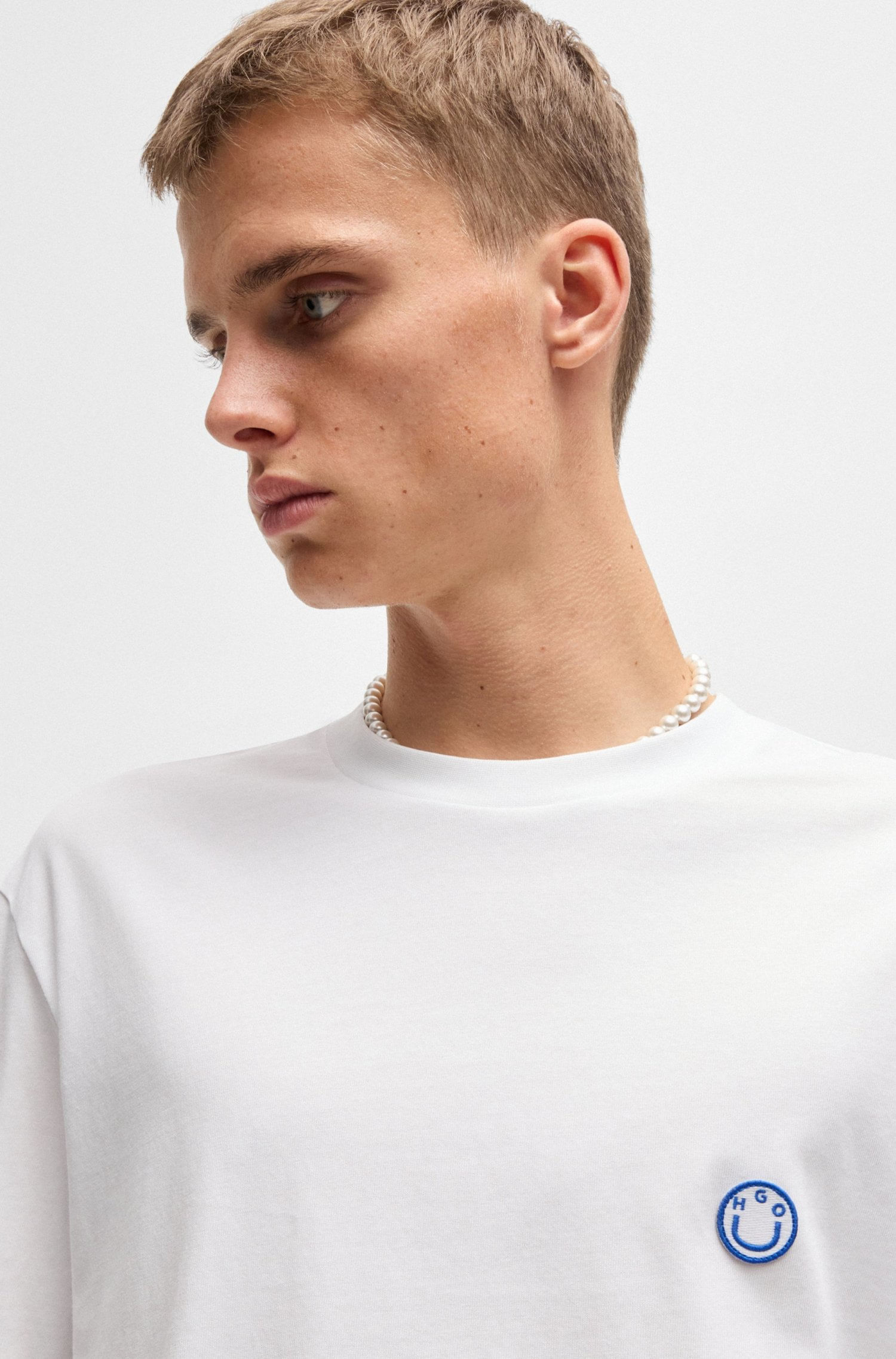 POLERA DE PUNTO DE ALGODÓN CON LOGO HAPPY HUGO PLAYERA REGULAR FIT HOMBRE