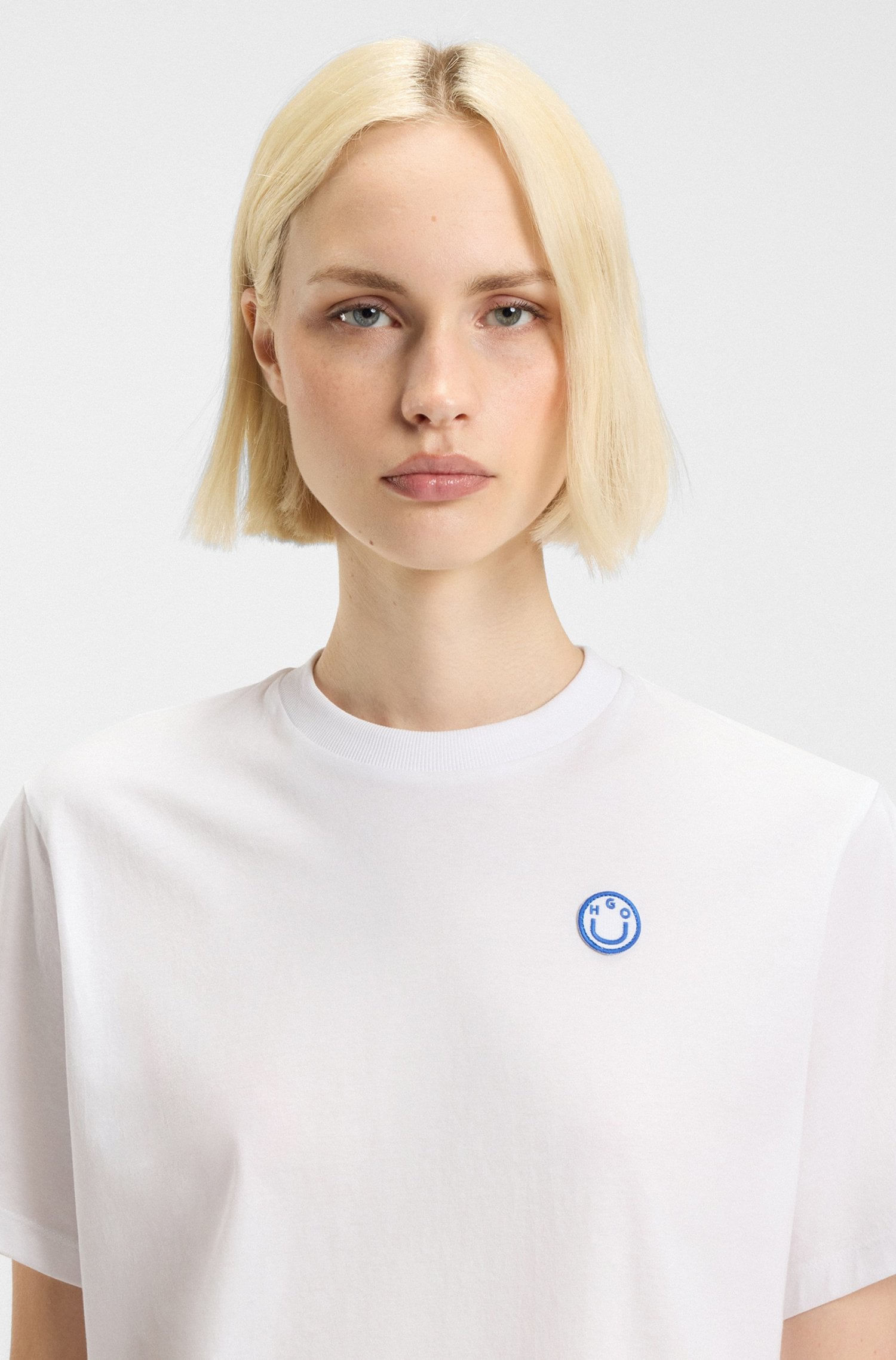 POLERA DE PUNTO DE ALGODÓN CON LOGO HAPPY HUGO PLAYERA RELAXED FIT MUJER