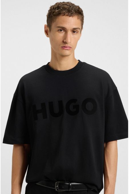 POLERA DE PUNTO DE ALGODÓN CON LOGO REFLECTANTE PLAYERA OVERSIZE FIT HOMBRE