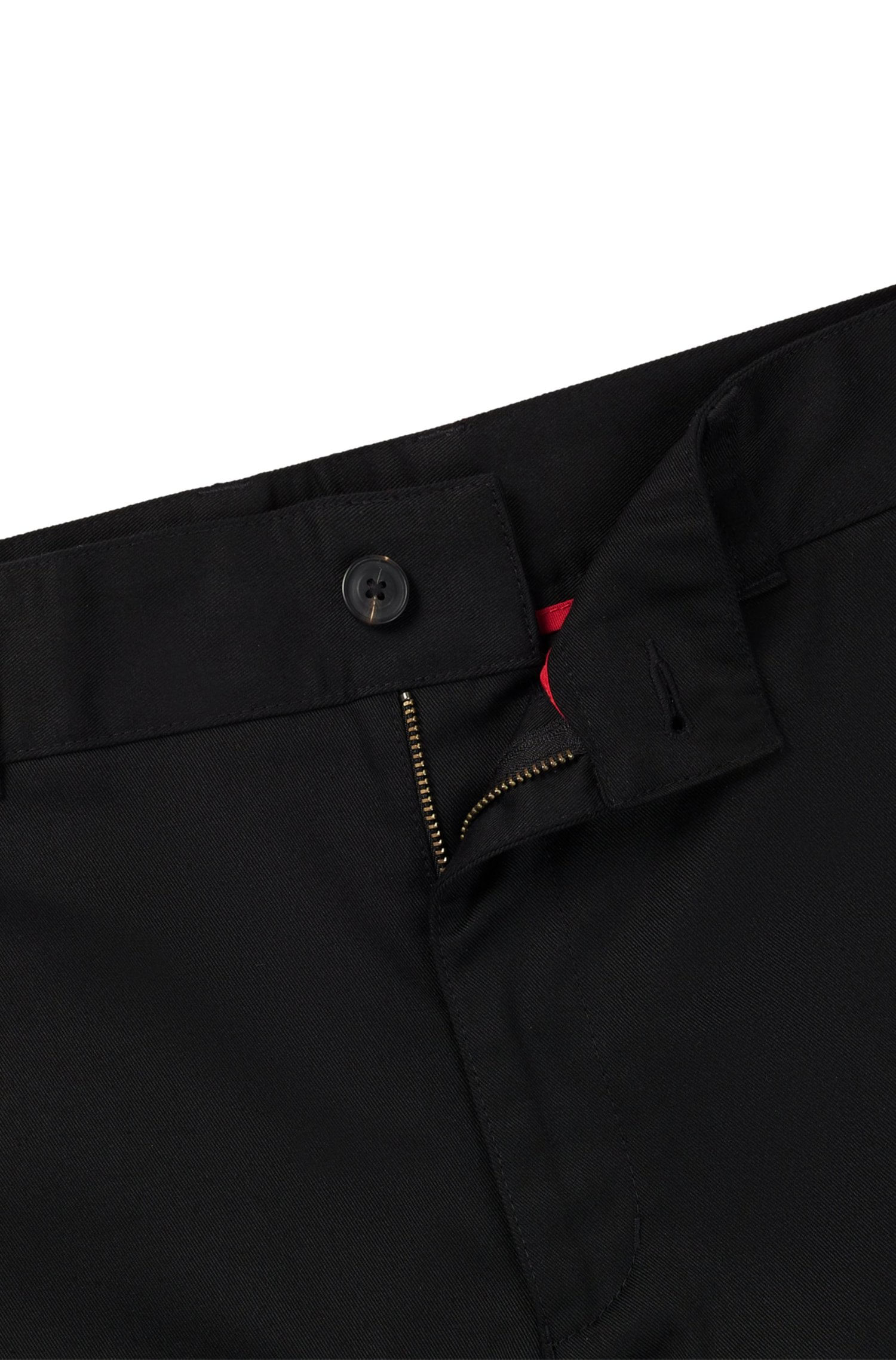 SHORTS REGULAR FIT CON PERNERA ESTRECHA Y BOLSILLOS ABOTONADOS SHORTS REGULAR FIT HOMBRE