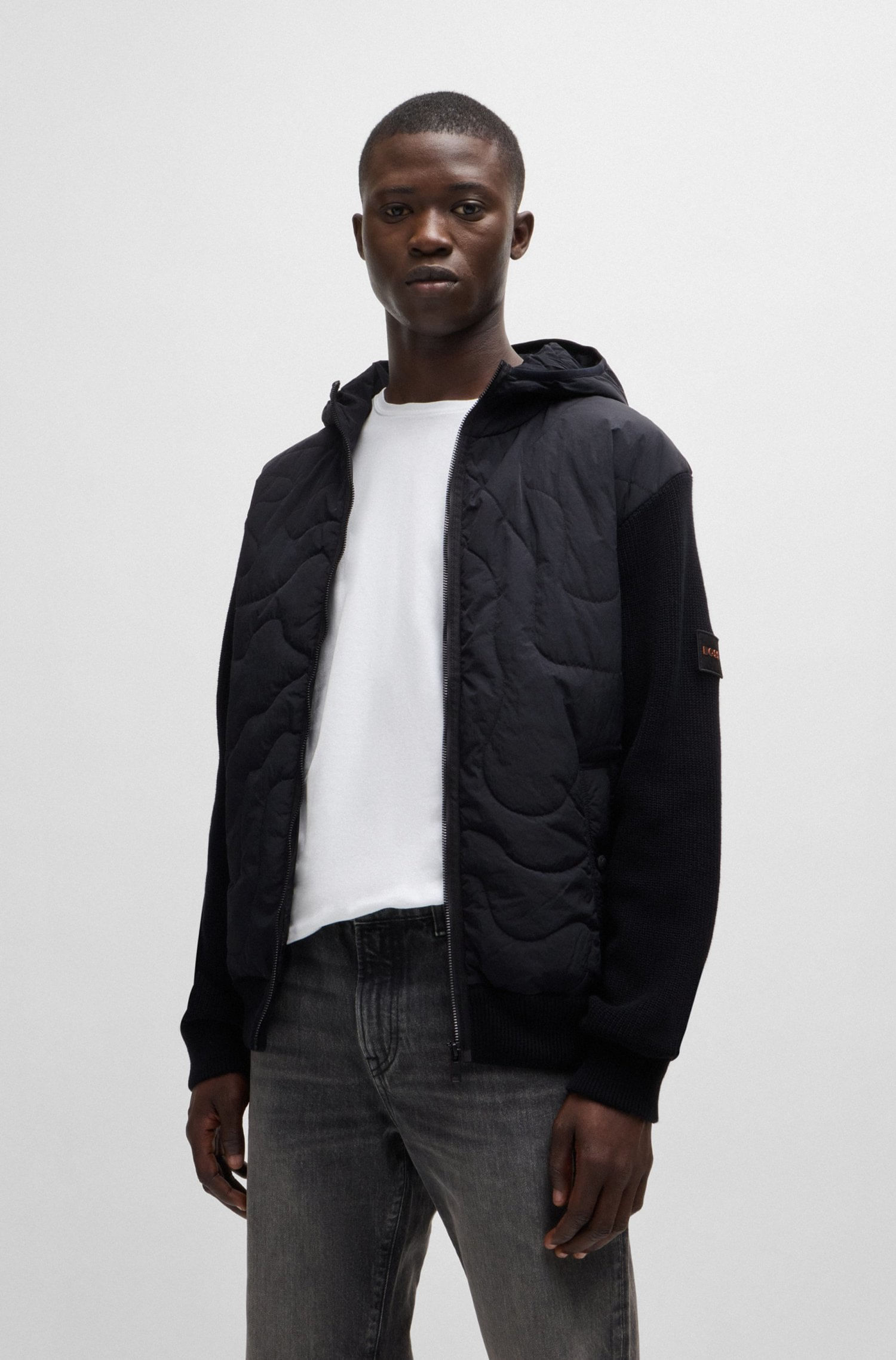 CAZADORA ACOLCHADA RELAXED FIT EN MEZCLA DE MATERIALES CHAMARRA TEJIDA RELAXED FIT HOMBRE