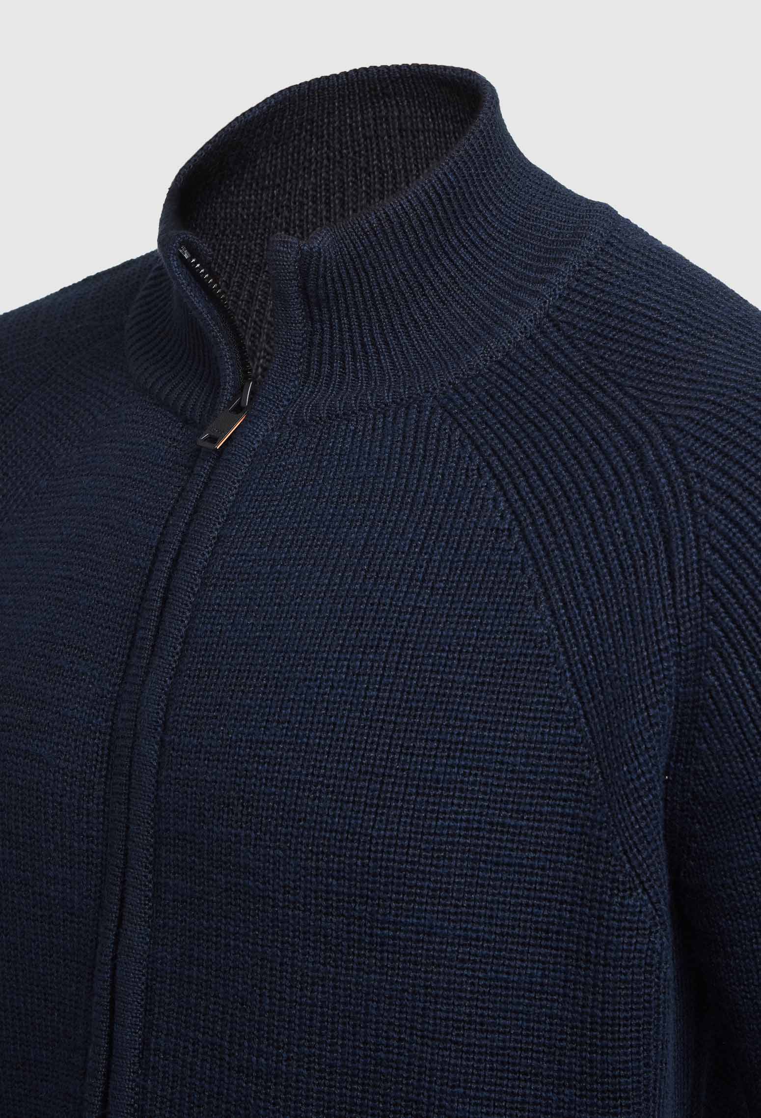 CAZADORA ACOLCHADA RELAXED FIT EN MEZCLA DE MATERIALES CHAMARRA TEJIDA RELAXED FIT HOMBRE