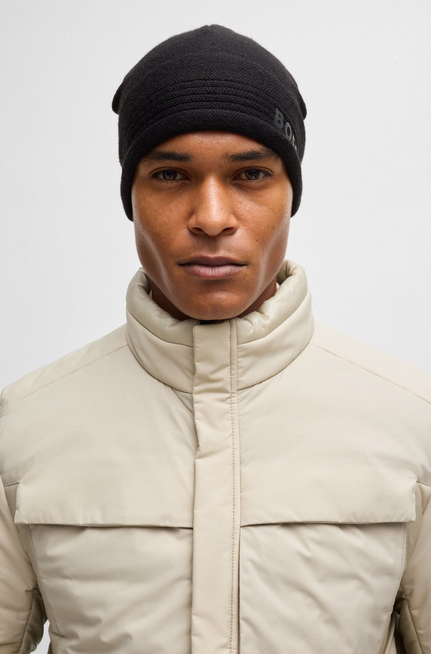 CAZADORA EN MEZCLA DE MATERIALES CON RELLENO DE PLUMÓN CHAMARRA REGULAR FIT HOMBRE