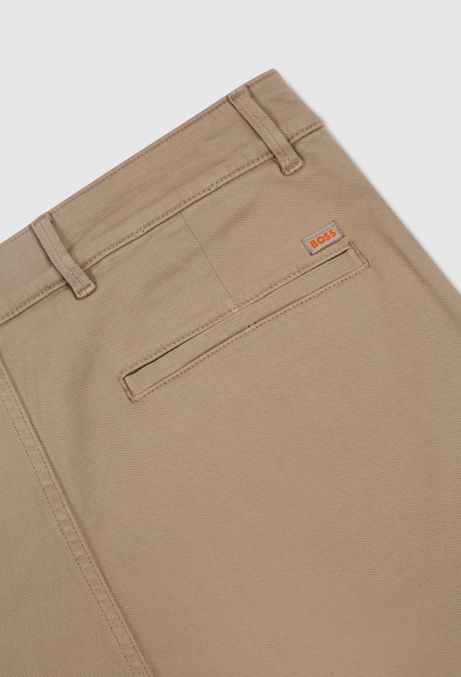 PANTALONES REGULAR FIT DE TEJIDO ELÁSTICO REPELENTE AL AGUA PANTALONES CASUALES REGULAR FIT HOMBRE